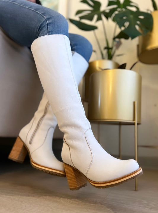 Lyra Blanca
