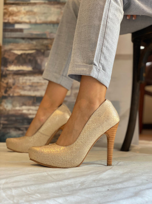 Stiletto Dorado